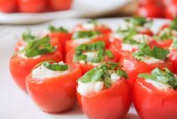 Honey-Balsamic Caprese Bites: Tomato, Mozzarella & Basil Skewers