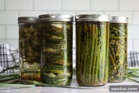 Crisp Pickled Garlic Scapes: Tangy Spring Preserving Recipe