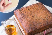 How to Ganache a Fruit Cake: Tips for Smooth Chocolate Coating