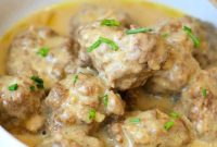 Instant Pot Swedish Meatballs Recipe — Creamy Sauce in 30 Minutes