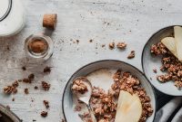 Sugar-Free Cinnamon & Cardamom Granola — Low-Sugar Crunch