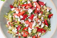Strawberry and Goat Cheese Salad with Balsamic Glaze