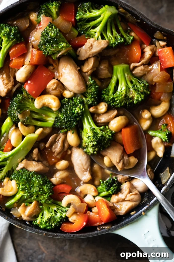 Keto & Paleo Cashew Chicken Recipe — Low-Carb Takeout Alternative 4 Freshly made keto cashew chicken in a skillet