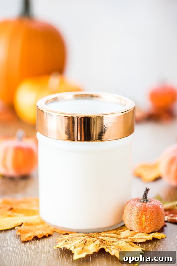 DIY Pumpkin Spice Candle – how to make pumpkin spice candles for fall. This candle makes a great handmade gift idea!