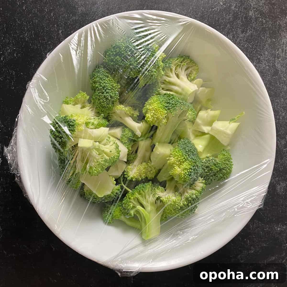 Microwaving Vegetables: Quick Guide to Perfect Tender-Crisp Veggies 3 steam broccoli microwave