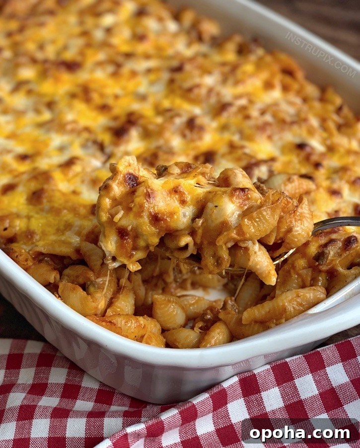 Cheesy Hamburger Dinner Casserole Recipe for Weeknight Meals 2 Quick and easy dinner idea: 4 Ingredient Hamburger Casserole-- great for picky eaters and hungry teenagers!