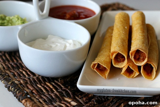 Crispy Gluten-Free Baked Taquitos with Flavorful Fillings 4 Gluten-free taquitos on a plate