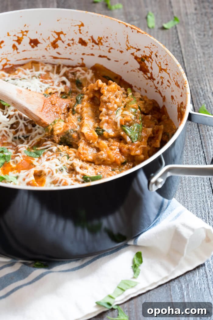 Healthy Hamburger Helper Lasagna Skillet, OMG! This dinner is genius: one pot on the stove top with minimal effort for the tastiest homemade lasagna with lots of hidden veggies.