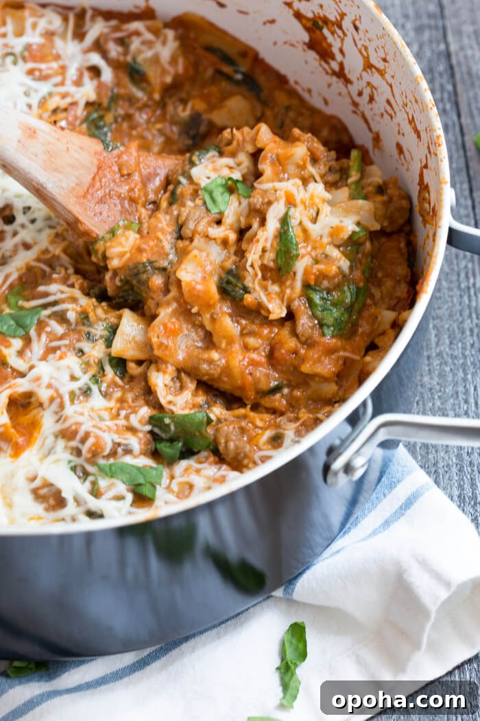Healthy Hamburger Helper Lasagna Skillet, OMG! This dinner is genius: one pot on the stove top with minimal effort for the tastiest homemade lasagna with lots of hidden veggies.