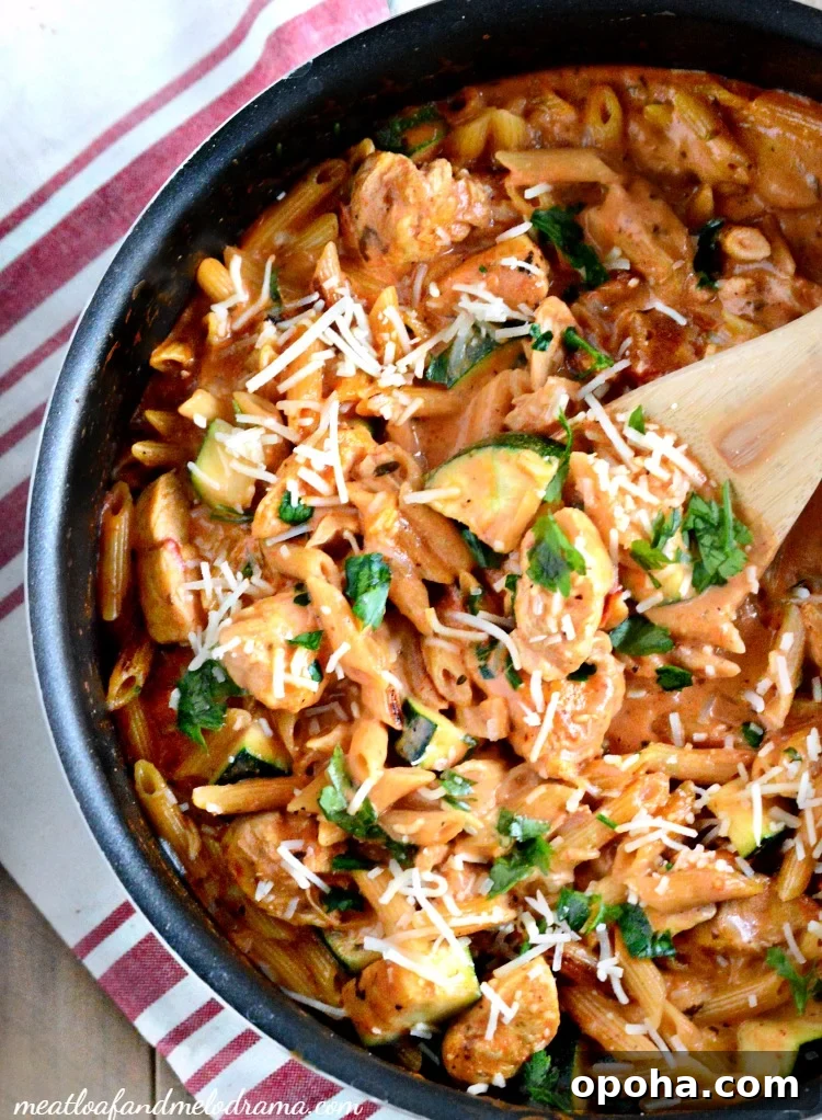 one-pot-creamy-garlic-chicken-pasta-zucchini