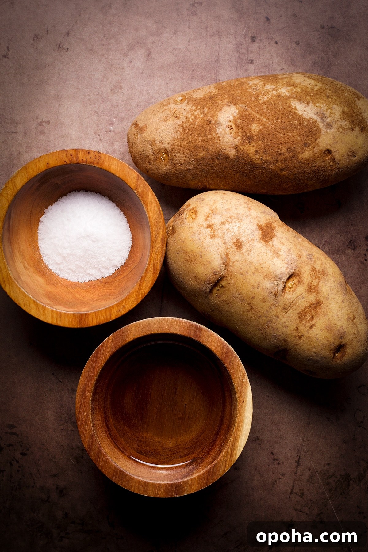 Perfect Crispy Baked Potatoes: Oven-Roasted Recipe and Tips 3 All the ingredients you need to make baked potatoes.